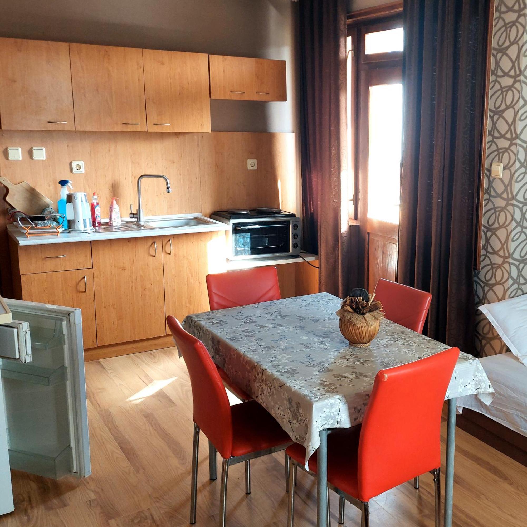 Hristovi Apartments & Studios ポモリエ エクステリア 写真